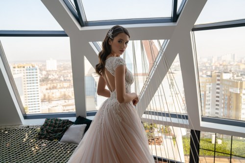 https://elisebride.ro/images/stories/virtuemart/product/MARYAM             (8).jpg